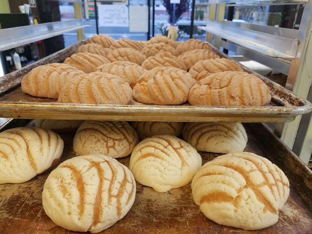 Escalonas bakery | 4220 Slauson Ave, Maywood, CA 90270, USA | Phone: (323) 509-9580