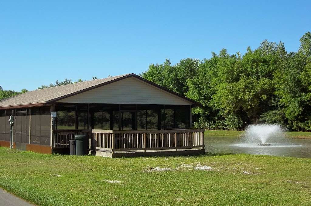 Central Leisure Lake Mobile Home & RV Park | 1095 US-92, Auburndale, FL 33823, USA | Phone: (863) 665-3855