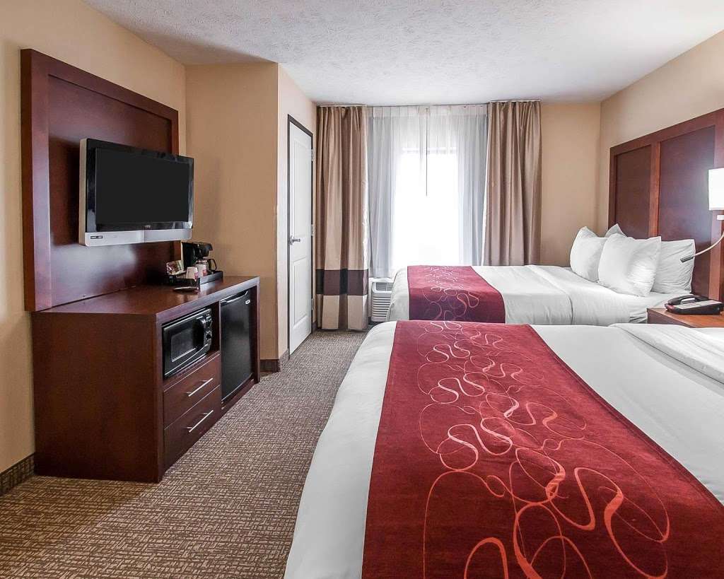 Comfort Suites Speedway - Kansas City | 3000 N 103rd Terrace, Kansas City, KS 66109, USA | Phone: (520) 257-3128