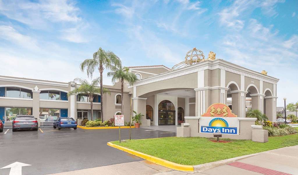 Days Inn Orlando Universal Studios | 5858 International Dr, Orlando, FL 32819, USA | Phone: (407) 351-4410