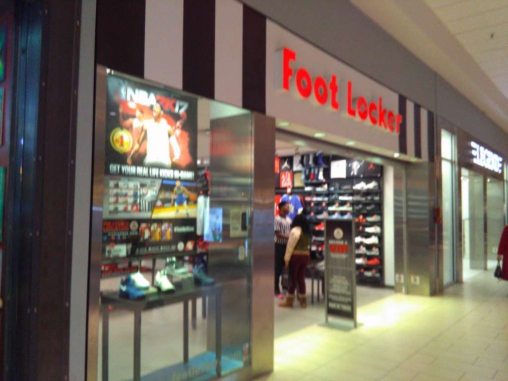 Kids Foot Locker | 1700 W International Space 309, Daytona Beach, FL 03211, USA | Phone: (386) 255-5004