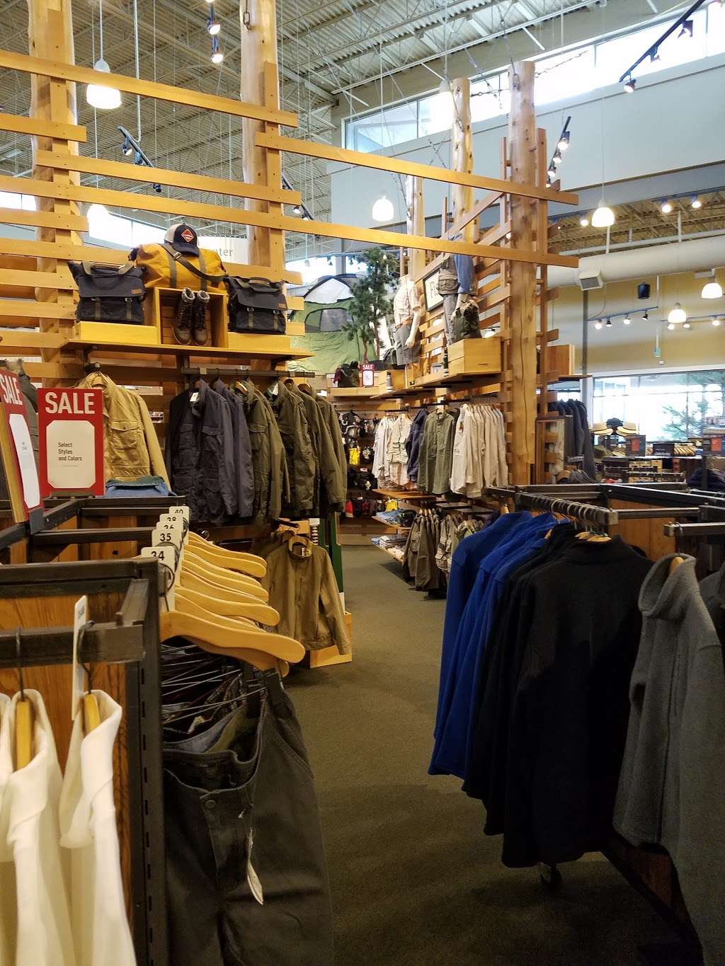 L.L. Bean | 100 W Higgins Rd, South Barrington, IL 60010, USA | Phone: (888) 552-5548