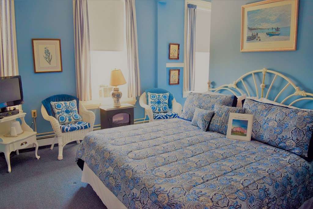 The Ocean House Bed and Breakfast & Hotel in Spring Lake, NJ | 102 Sussex Ave, Spring Lake, NJ 07762 | Phone: (732) 449-9090