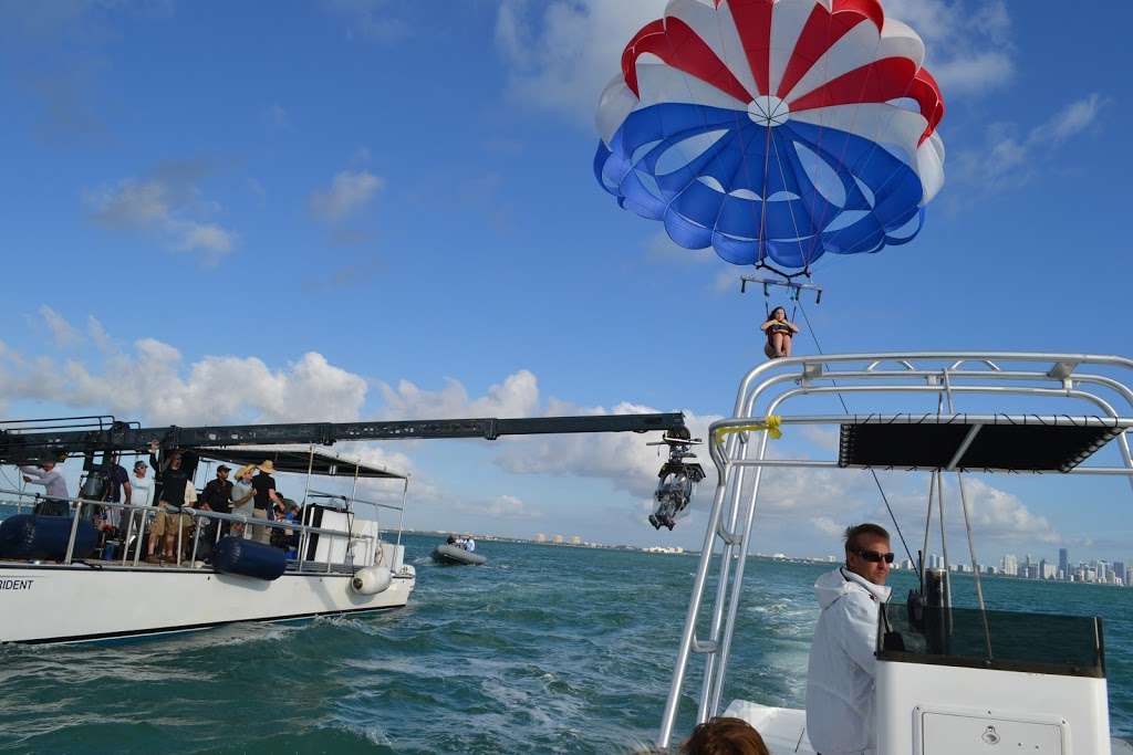 Parasail World Miami Beach | 4141 Collins Ave #107, Miami Beach, FL 33140, USA | Phone: (305) 600-1111