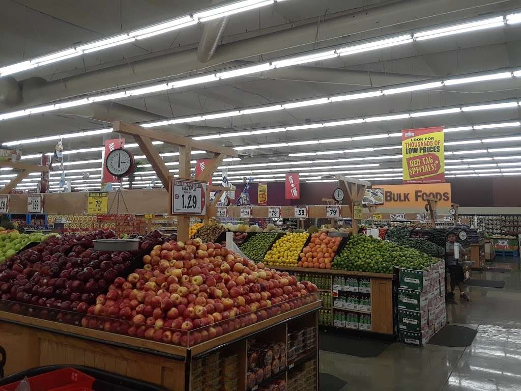 Superior Grocers | 3831 Martin Luther King Jr Blvd, Lynwood, CA 90262, USA | Phone: (310) 637-9415