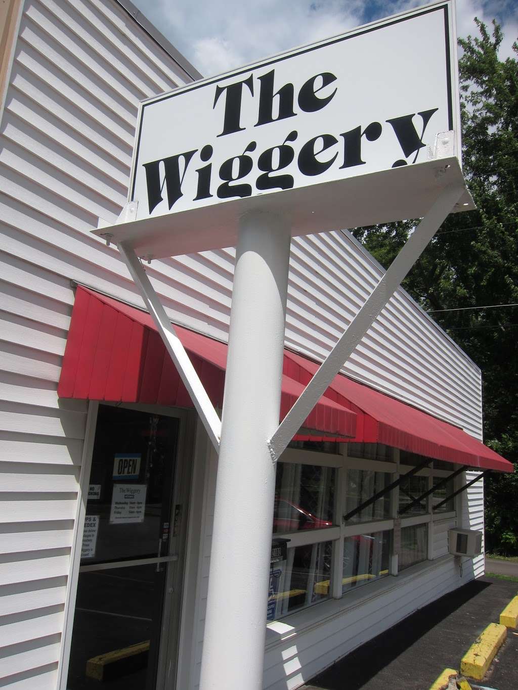 The Wiggery | 2102 Broadway St suite 1, Anderson, IN 46012, USA | Phone: (765) 642-0044