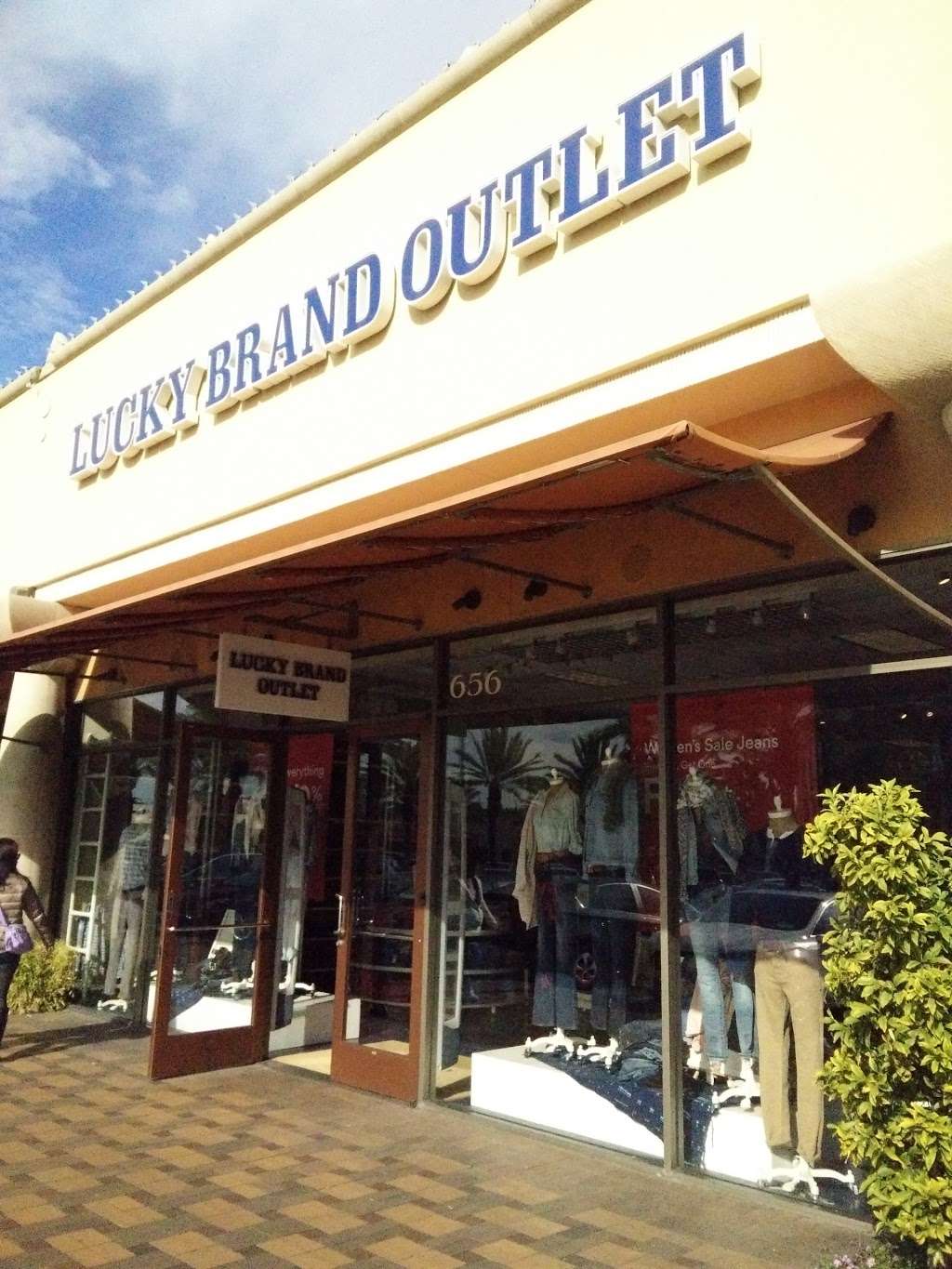 Lucky Brand Outlet | 100 Citadel Dr Suite 656, Commerce, CA 90040, USA | Phone: (323) 837-0750