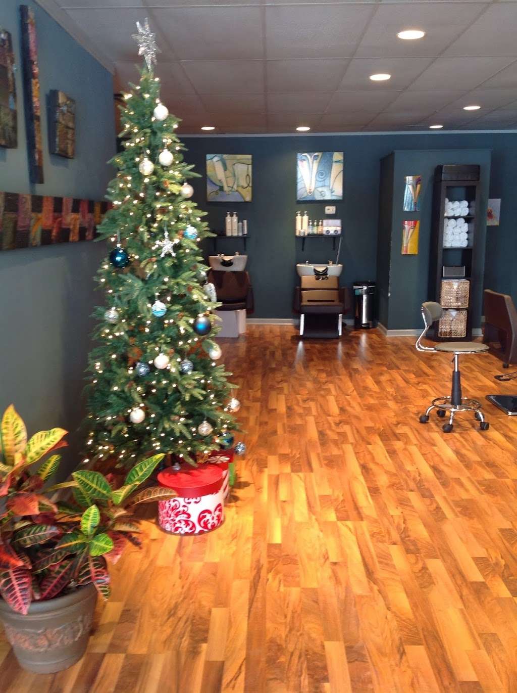 Dory Salon | 1014 N Karwick Rd, Michigan City, IN 46360, USA | Phone: (219) 871-1111