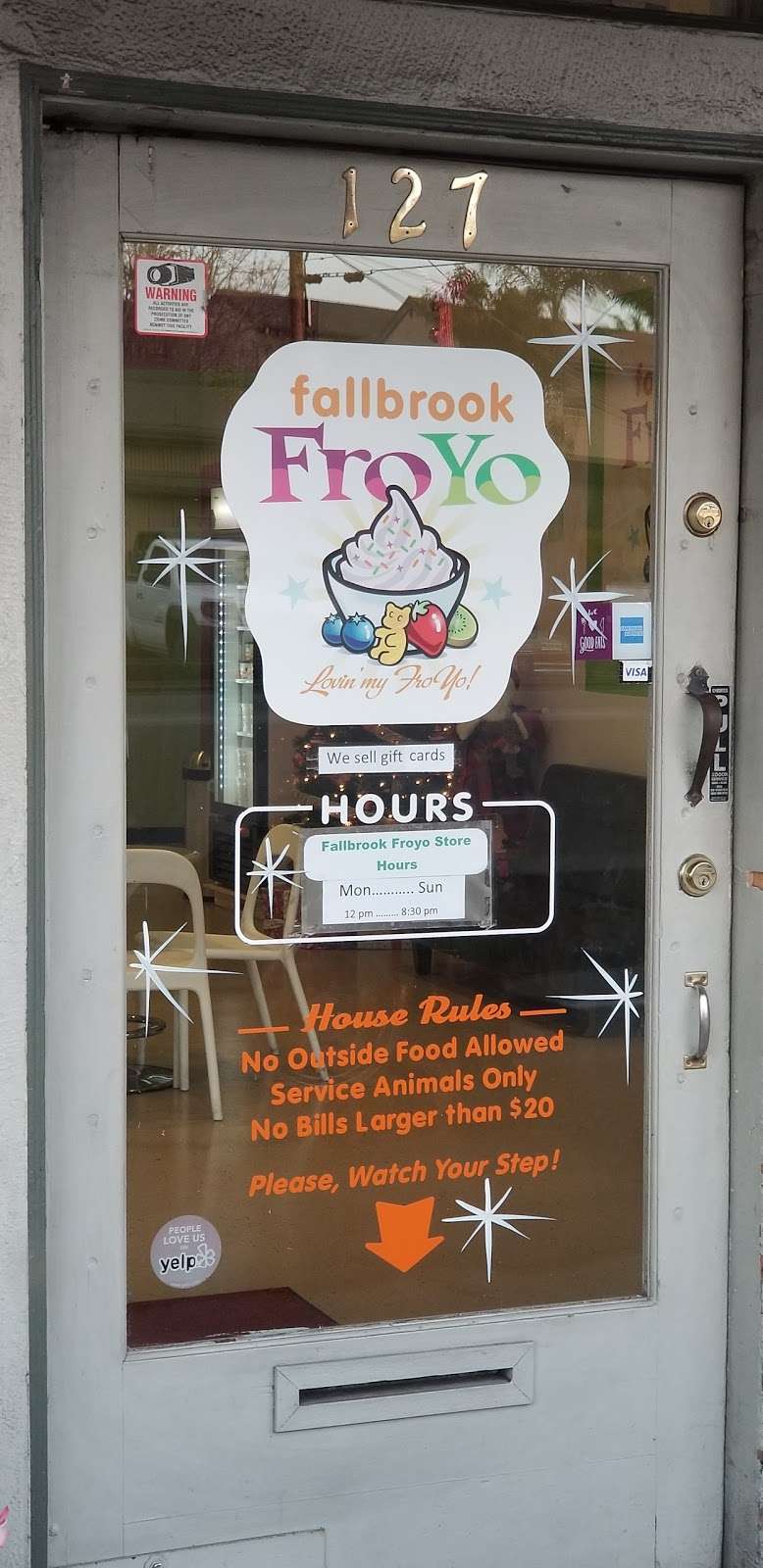 Fallbrook FroYo | 1962, 127 E Mission Rd, Fallbrook, CA 92028, USA | Phone: (760) 840-1035