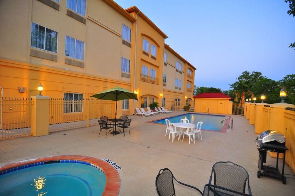 La Quinta Inn & Suites by Wyndham Brookshire | 721 Farm to Market 1489, Brookshire, TX 77423, USA | Phone: (281) 375-8888