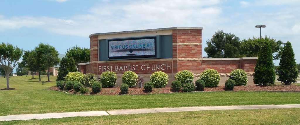 First Baptist Church-Pasadena | 7500 Fairmont Pkwy, Pasadena, TX 77505 | Phone: (281) 991-1232