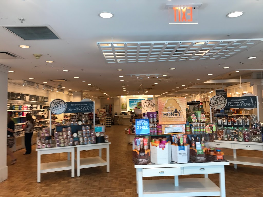 Bath & Body Works | 11700 Princeton Rd, Cincinnati, OH 45246, USA | Phone: (513) 671-8570