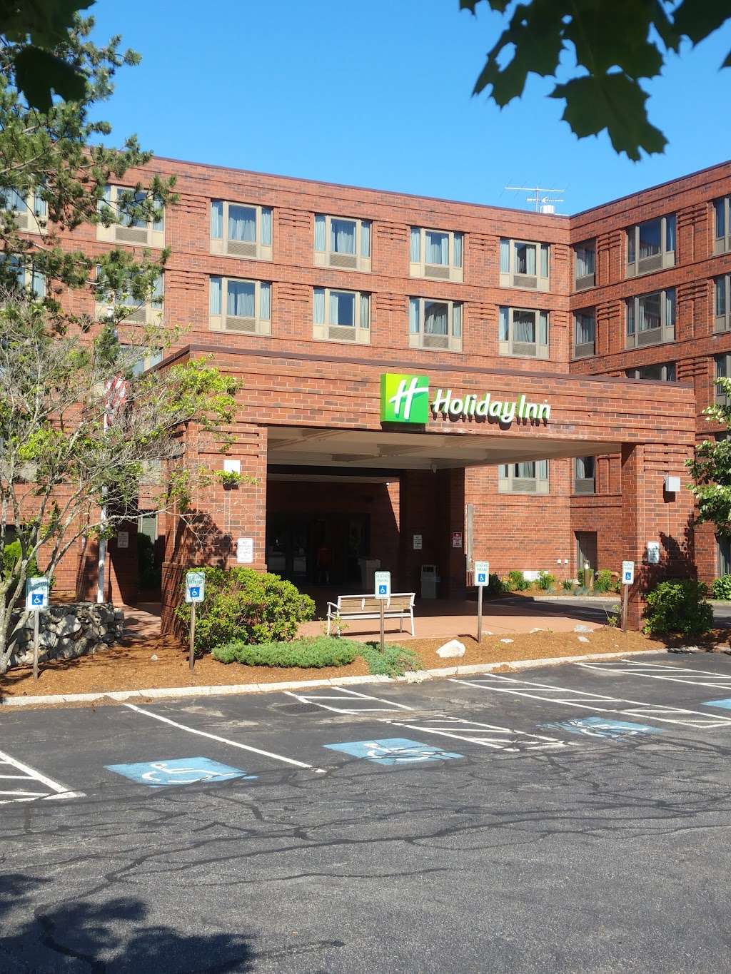 Holiday Inn Tewksbury-Andover | 4 Highwood Dr, Tewksbury, MA 01876, USA | Phone: (978) 640-9000