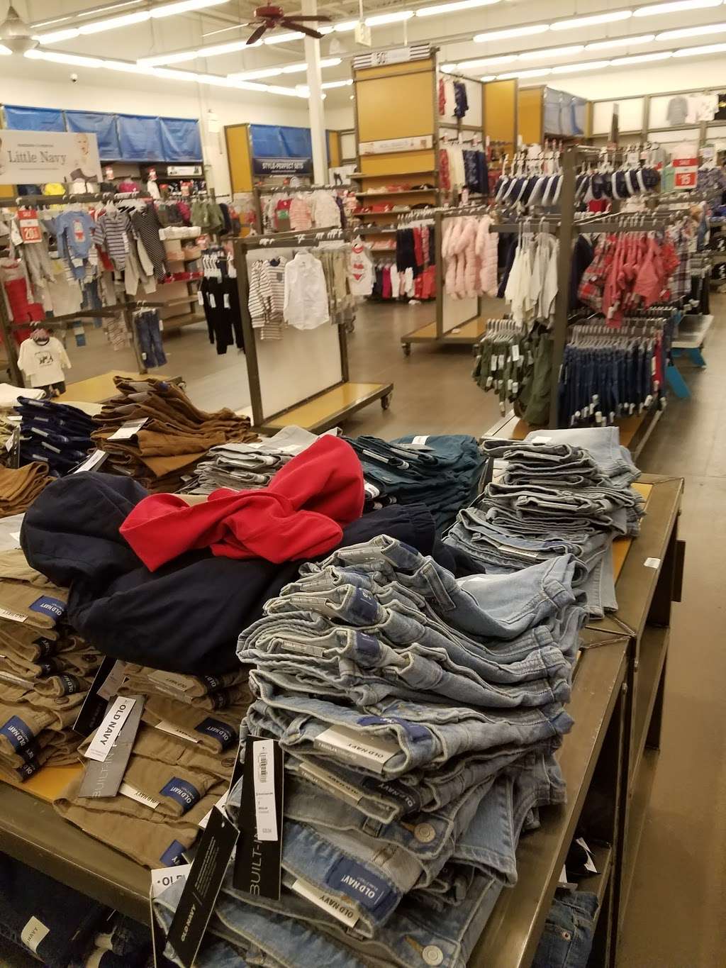 Old Navy | 8560 E 49th Ave, Denver, CO 80238, USA | Phone: (303) 371-3992