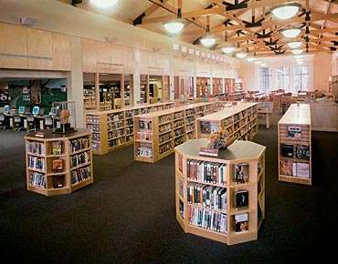 Pembroke Public Library | 142 Center St, Pembroke, MA 02359, USA | Phone: (781) 293-6771