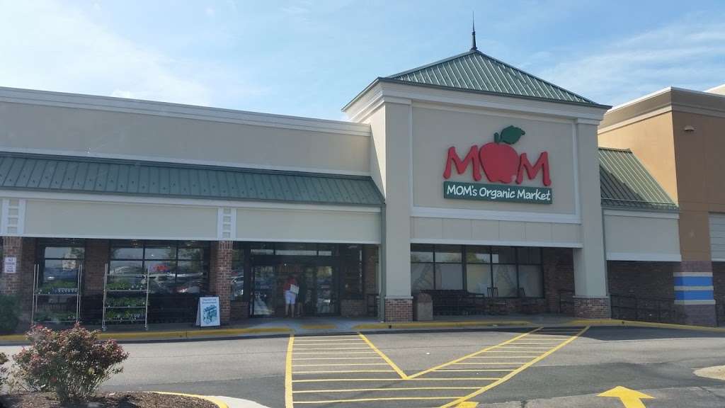 MOMs Organic Market | 14470 Smoketown Rd, Woodbridge, VA 22193 | Phone: (571) 398-3043