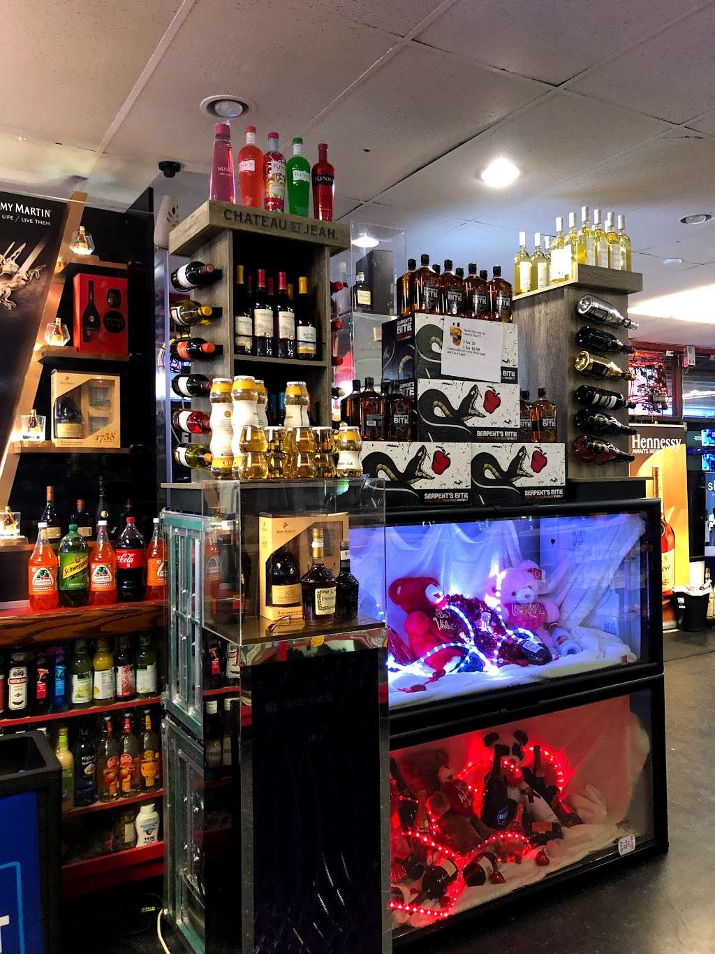 Oasis Liquors | 5265, 2401 Rio Grande Ave, Orlando, FL 32805, USA | Phone: (407) 843-0171