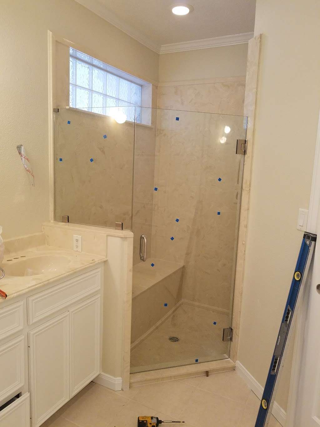 Shower Door King | 7118 Navigation Blvd, Houston, TX 77011, USA | Phone: (713) 923-7350