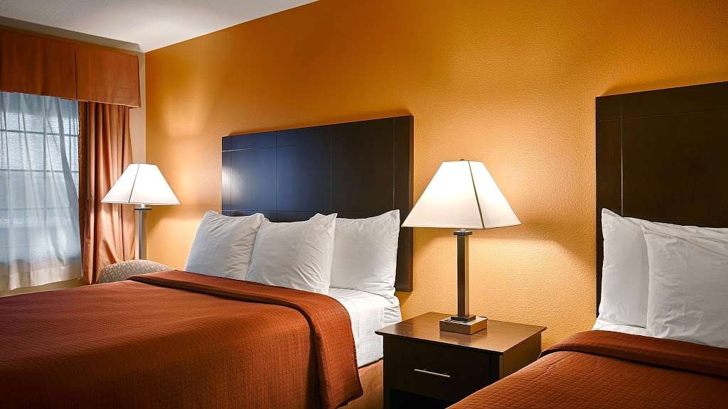 Best Western Lake Conroe Inn | 14643 TX-105, Montgomery, TX 77356, USA | Phone: (936) 588-3030