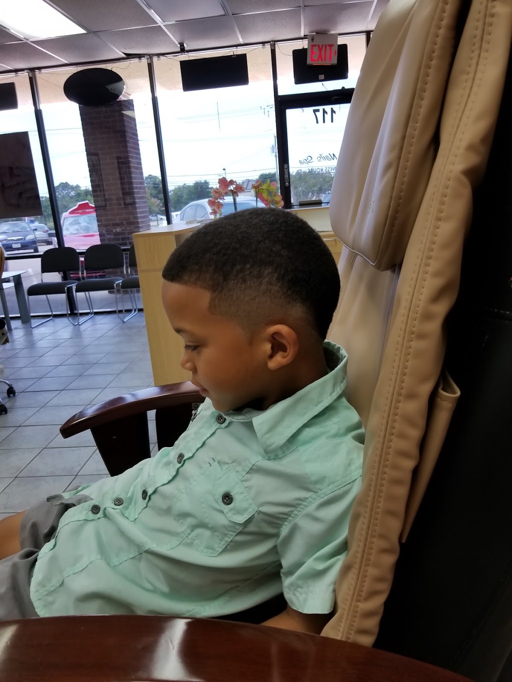 Jagged Edge Barbershop | 6592, 930 W Sublett Rd # 131, Arlington, TX 76017, USA | Phone: (817) 375-0080