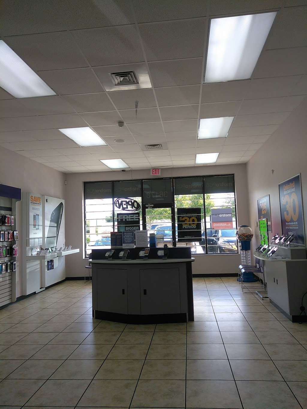 Metro by T-Mobile | 28069 US-27, Dundee, FL 33838 | Phone: (863) 438-6611