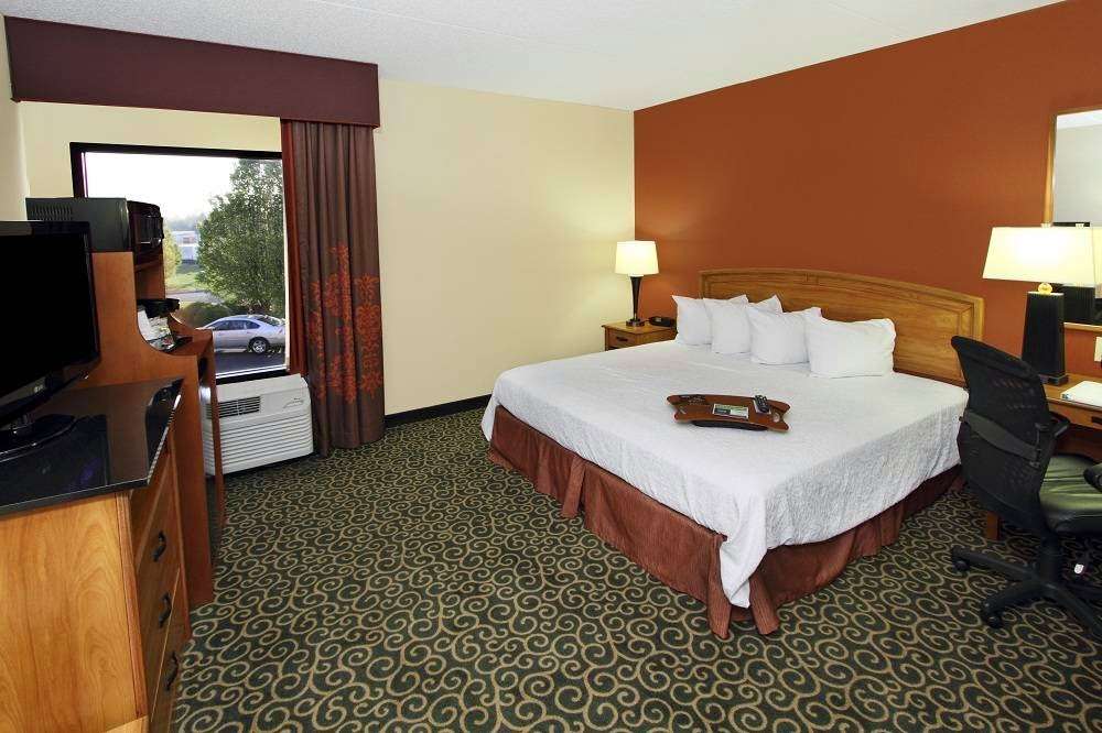 Hampton Inn Hagerstown-I-81 | 18300 Peak Cir, Hagerstown, MD 21742, USA | Phone: (240) 420-1970