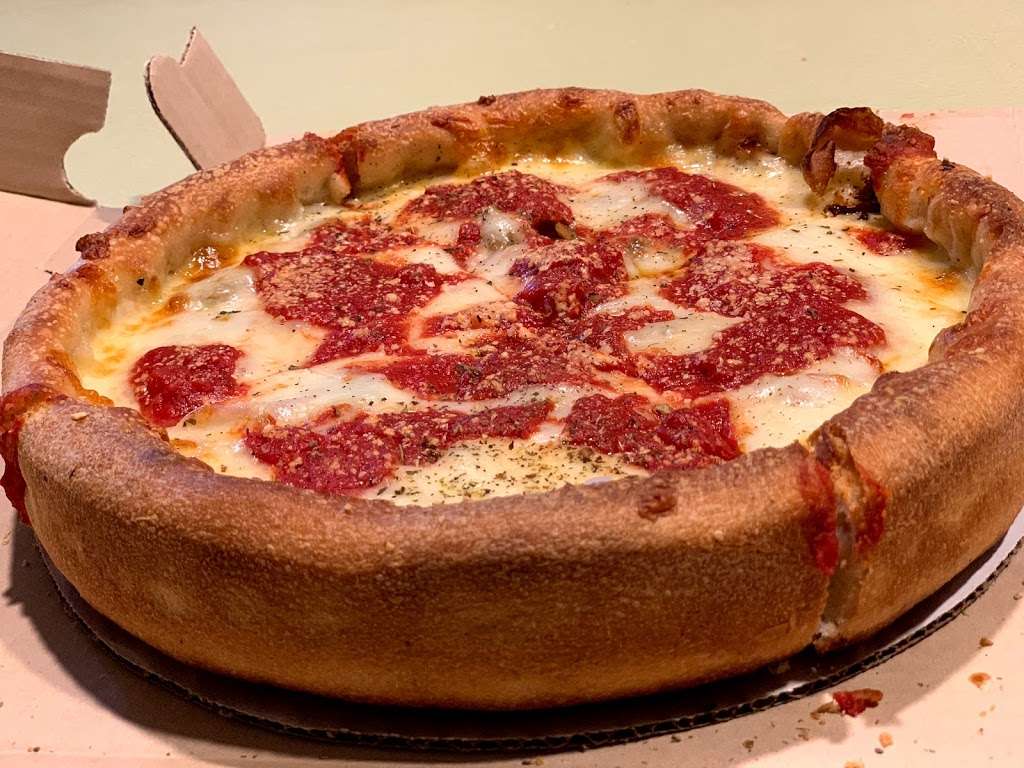 Gennaros Chicago Style Pizza | 40 Glocker Way, Pottstown, PA 19465, USA | Phone: (484) 949-8887