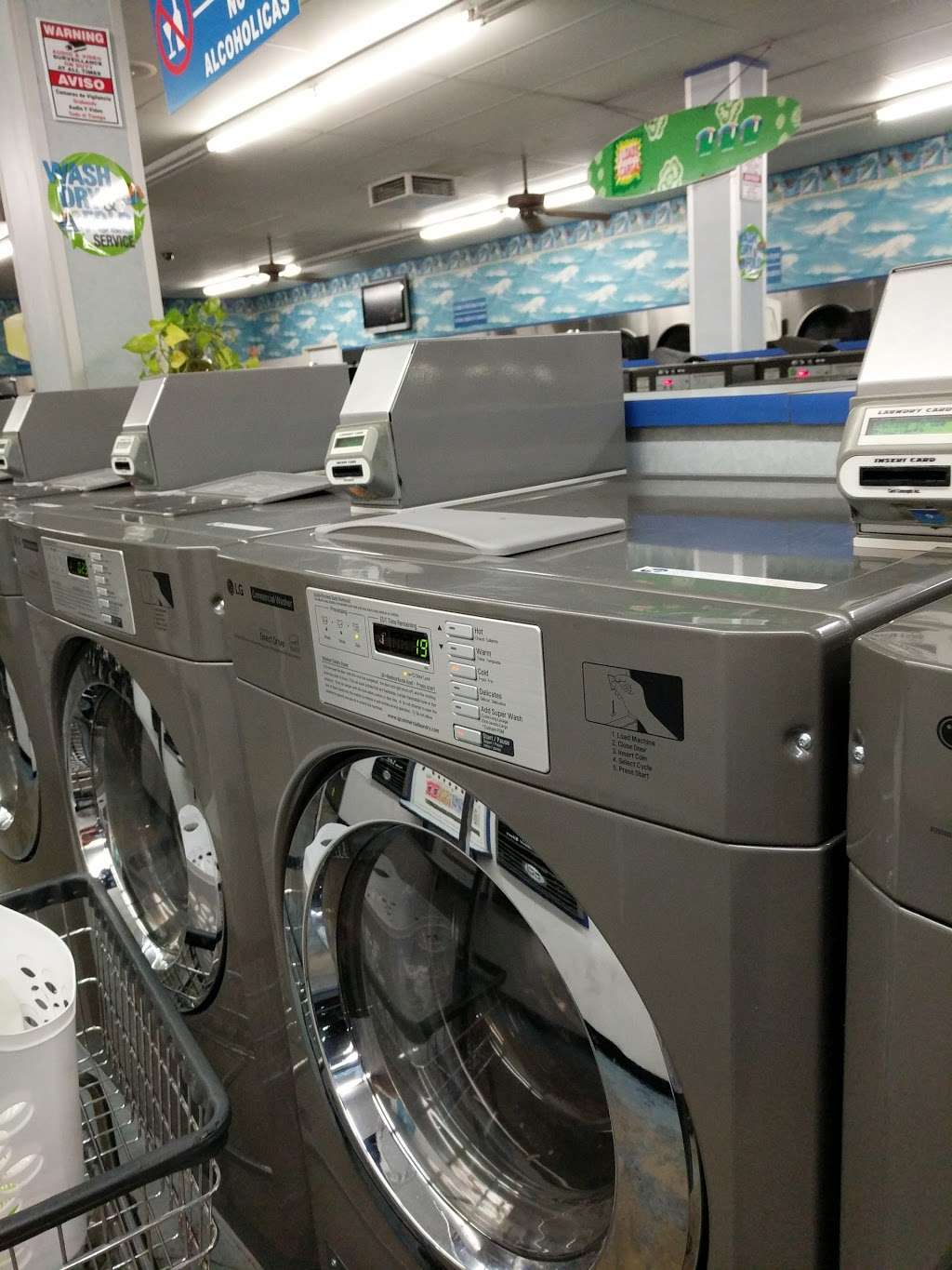 Superior Laundry | 1355 N Hacienda Blvd, La Puente, CA 91744, USA | Phone: (626) 919-1838