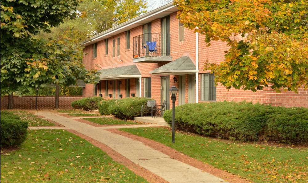 Autumn Glen Apartments | 11200 W Cleveland Ave #D7, West Allis, WI 53227, USA | Phone: (414) 323-2011