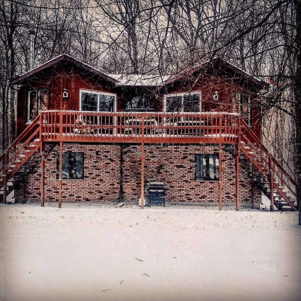The Eliot Cabin in 213 Eliot Ln, Albrightsville, PA 18210, USA