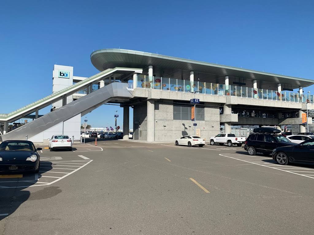 Oakland Airport Premier Parking | 1 Airport Dr, Oakland, CA 94621, USA | Phone: (510) 563-3200