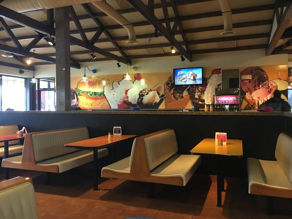 Braums Ice Cream & Burger Restaurant | 3004 NE 63rd St, Oklahoma City, OK 73121, USA | Phone: (405) 478-5138