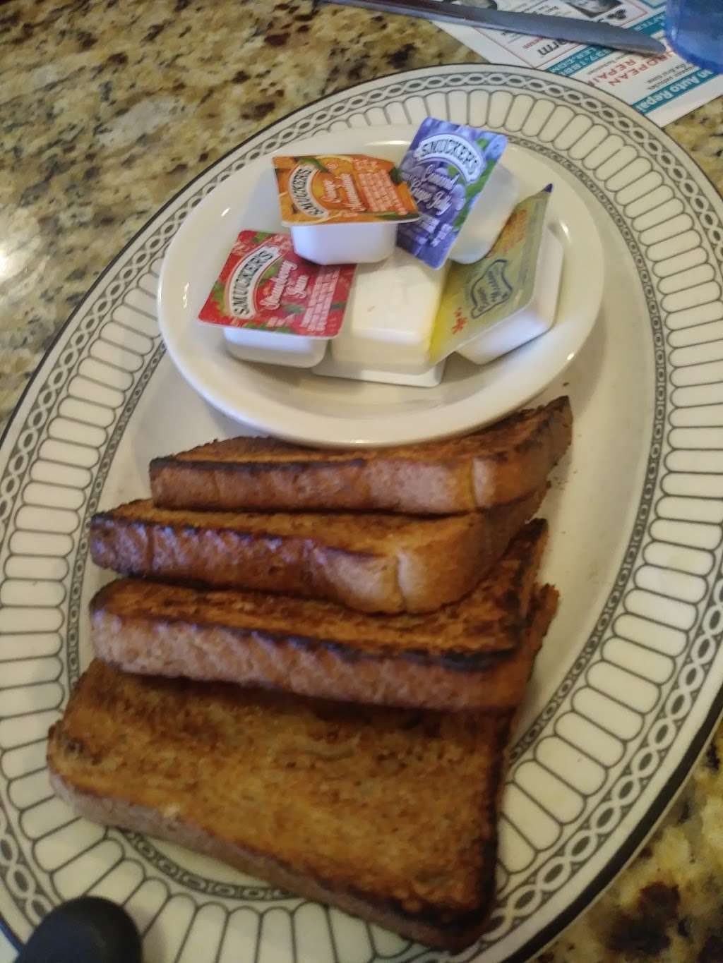 Goshen Plaza Diner in 118 Clowes Ave, Goshen, NY 10924, USA