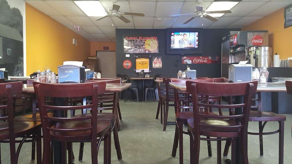 Papas Pizza | 336 S Lakeview Dr, Lake Helen, FL 32744, USA | Phone: (386) 228-3451