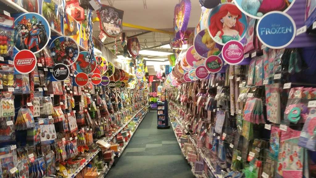 Party City | 1580 VFW Pkwy, West Roxbury, MA 02132 | Phone: (617) 323-4344