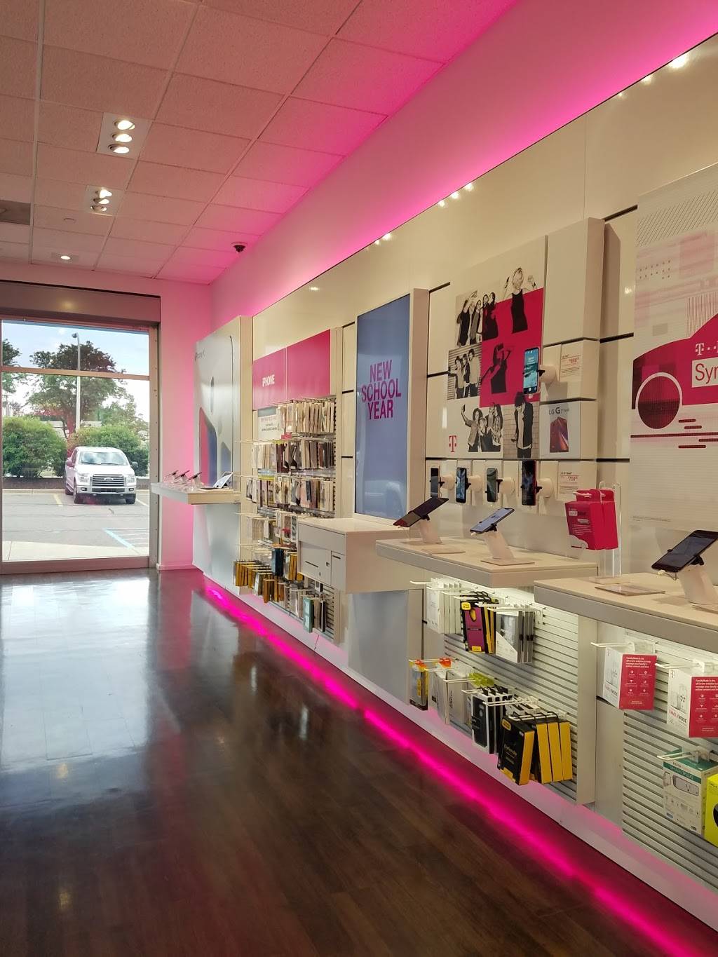 T-Mobile | 23063 W Outer Dr, Allen Park, MI 48101, USA | Phone: (313) 565-0263