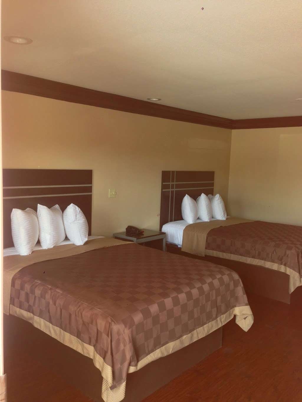 Regency Inn & Suites | 4119, 7815 N Sam Houston Pkwy E, Humble, TX 77396 | Phone: (281) 441-9800