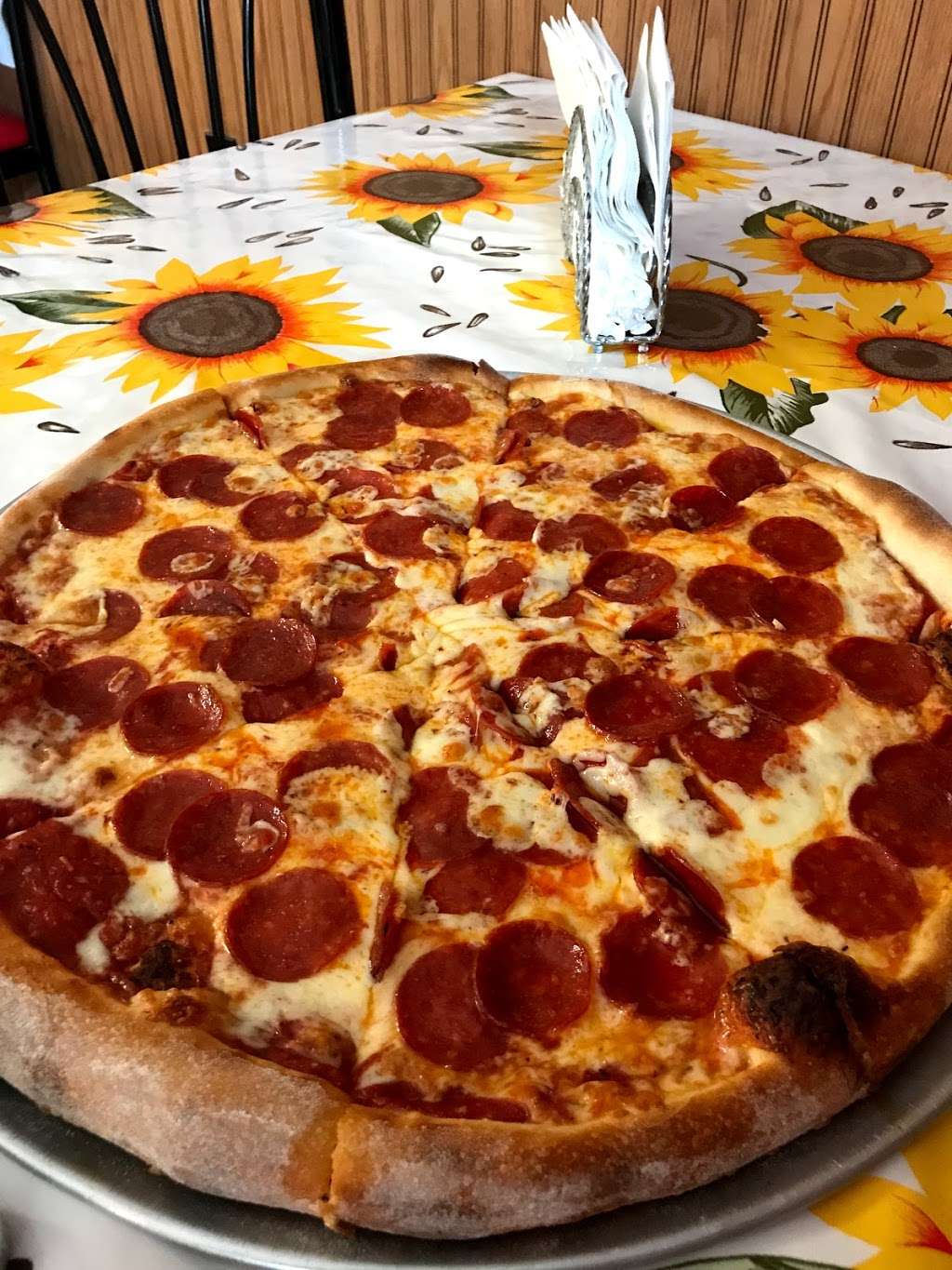 Italia New York Pizza | 30 E Frederick St, Walkersville, MD 21793, USA | Phone: (301) 845-0641