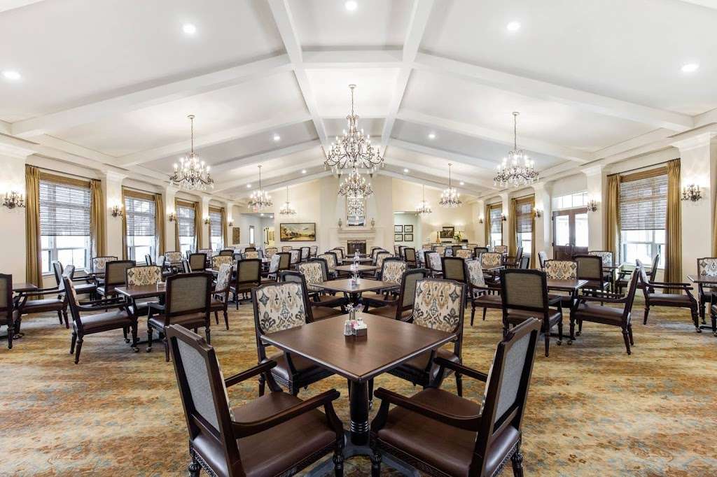 Briarview Senior Living | 2645 E Trinity Mills Rd, Carrollton, TX 75006 | Phone: (972) 418-1400