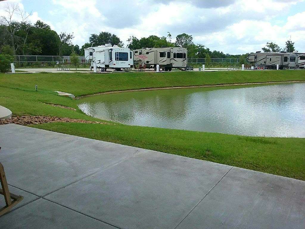 Fallbrook RV Resort | 3102 Fallbrook Dr, Houston, TX 77038 | Phone: (832) 598-2752