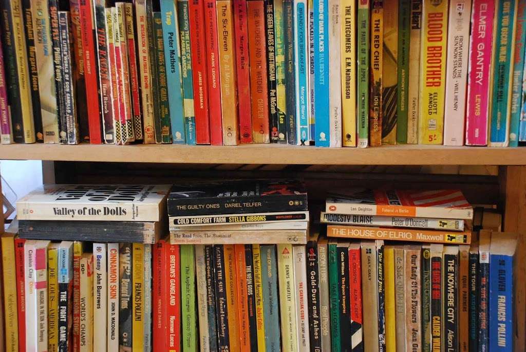 Black Gull Books | 121 High Rd, East Finchley, London N2 8AG, UK | Phone: 020 8444 4717