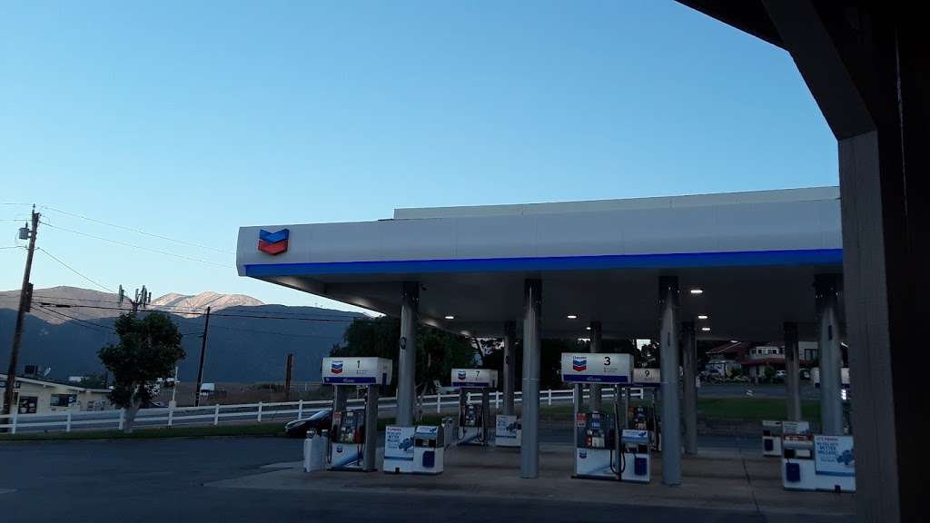 Chevron | 1677 Devore Rd, San Bernardino, CA 92407, USA | Phone: (909) 880-7888