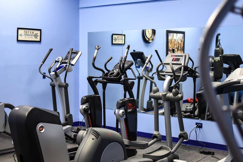 Envy Fitness | Century Plaza, 767 State Rte 31, West Dundee, IL 60118 | Phone: (309) 838-6840