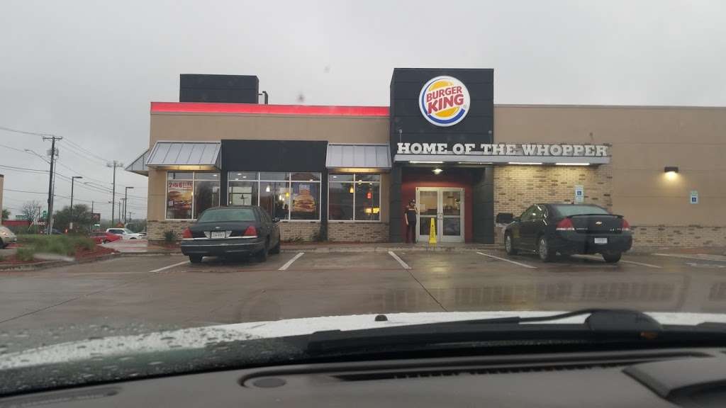 Burger King | 2207 E Ledbetter Dr, Dallas, TX 75216, USA | Phone: (214) 372-0752