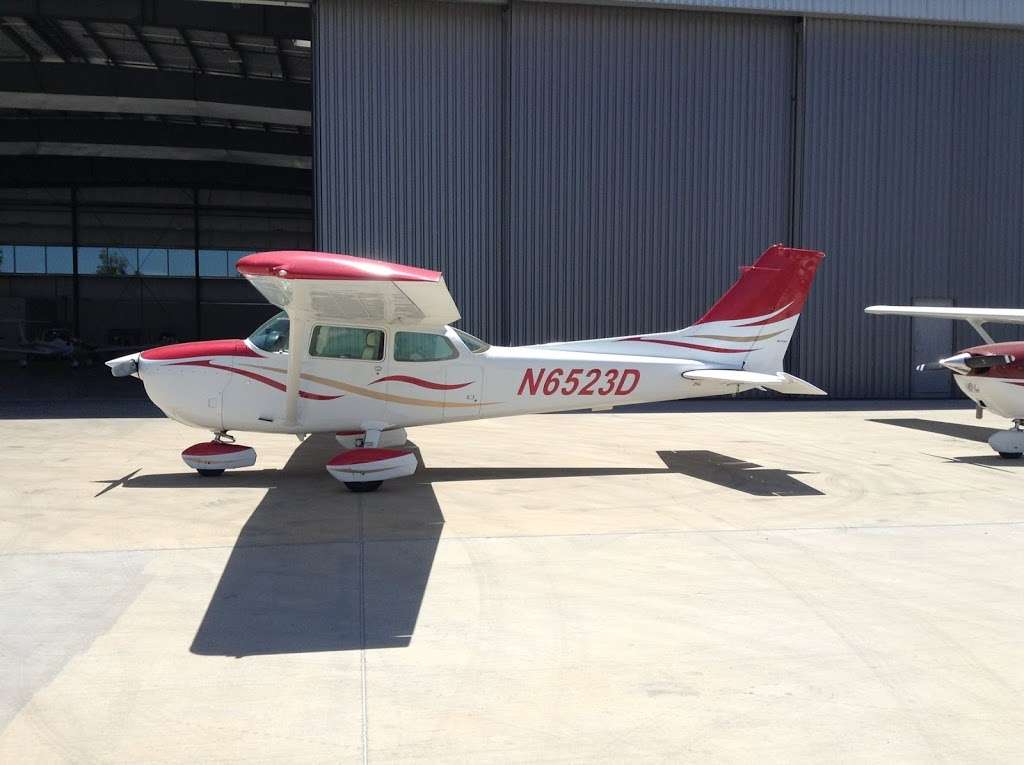 Camarillo Flight Instruction | 425 Durley Ave, Camarillo, CA 93010, USA | Phone: (805) 233-7601