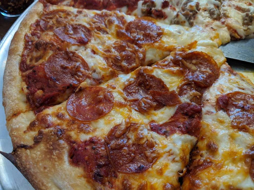 Ruffolos Pizza | 11820 Sheridan Rd, Pleasant Prairie, WI 53158, USA | Phone: (262) 694-4003