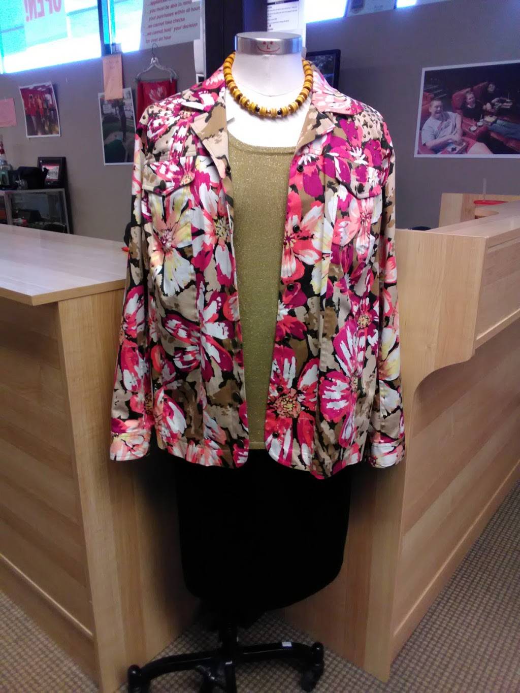 Hand MeUps 9717 Q St, Omaha, NE 68127