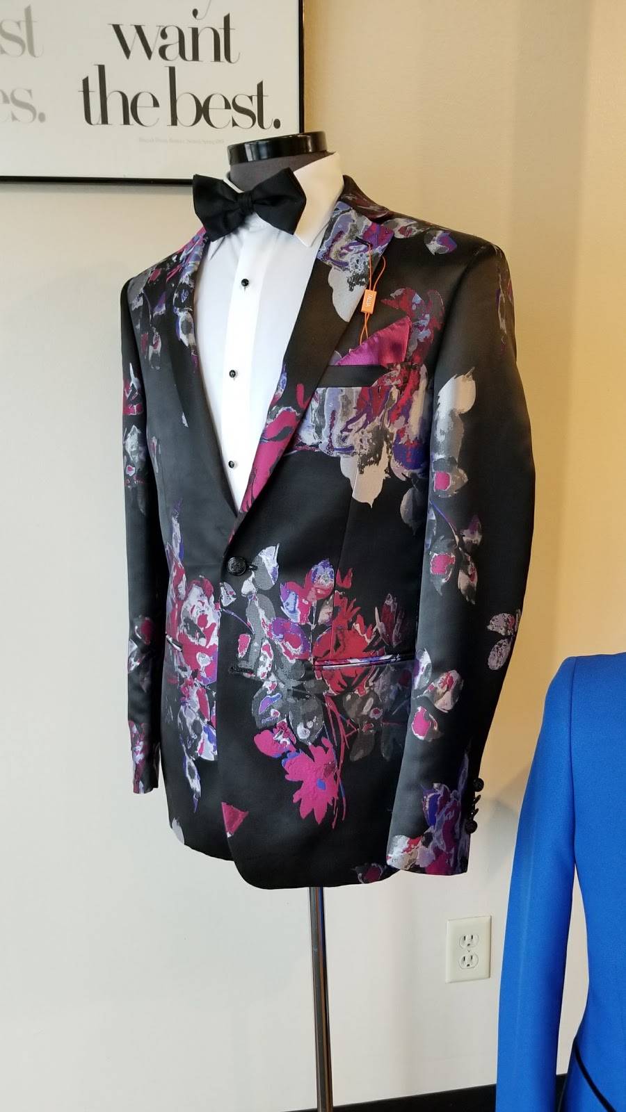 Sacinos Formalwear | 2206 4th St N, St. Petersburg, FL 33704 | Phone: (727) 895-5558