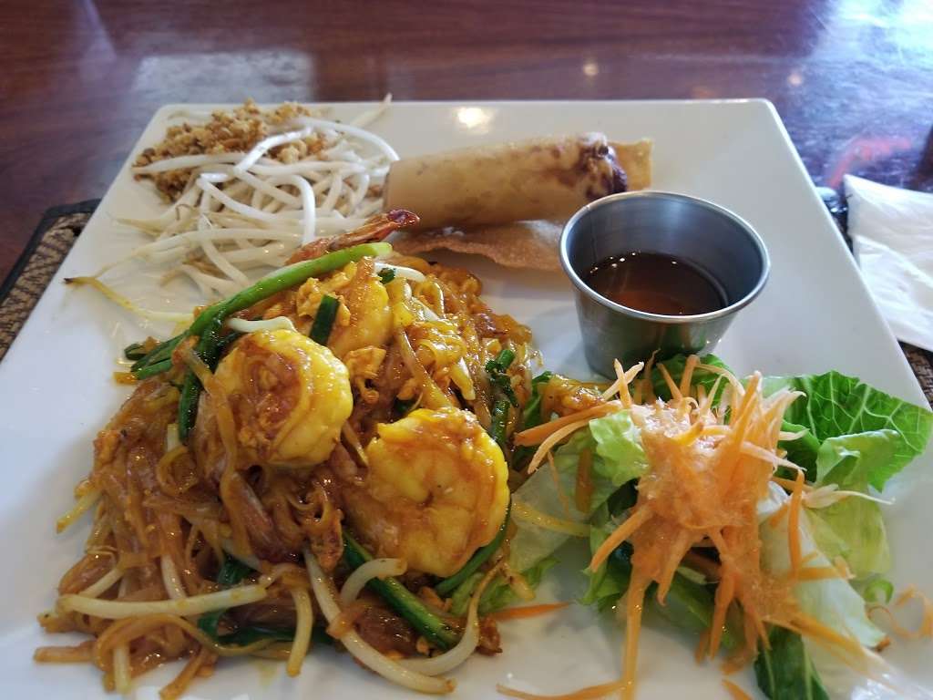 LucKi Thai Restaurant | 467 E Silverado Ranch Blvd #165, Las Vegas, NV 89183, USA | Phone: (702) 629-2910