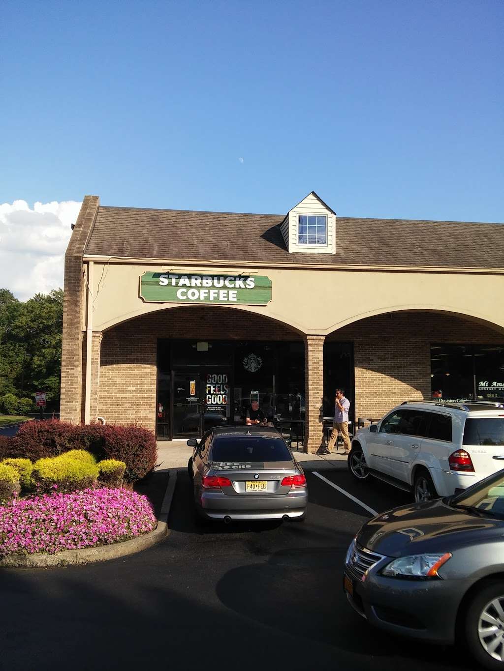 Starbucks | 120 Cedar Grove Ln, Somerset, NJ 08873 | Phone: (732) 748-9181